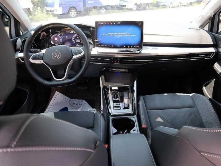 Volkswagen Golf The 8 MK8 2.0 TDI Prestige 6
