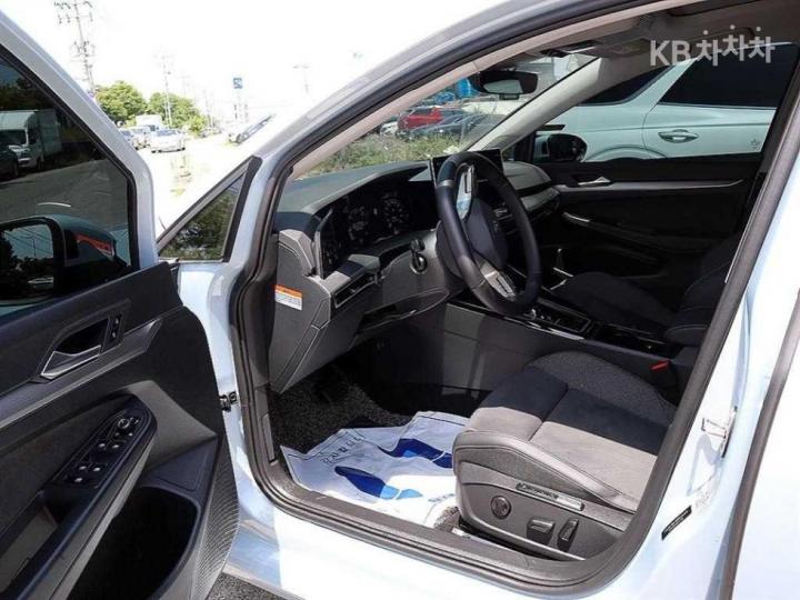 Volkswagen Golf The 8 MK8 2.0 TDI Prestige 7