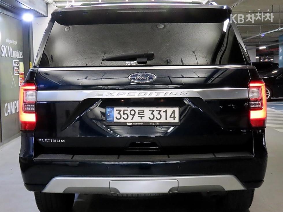 2021 Ford 4 photo