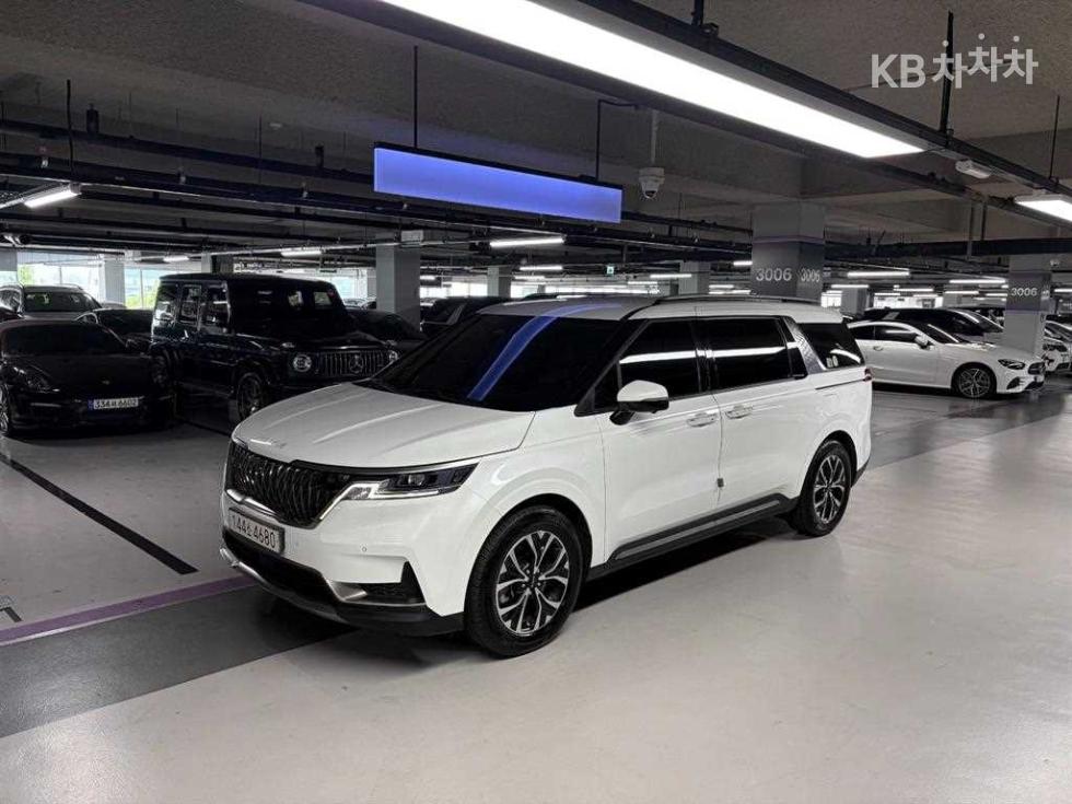 2023 - kia carnival
