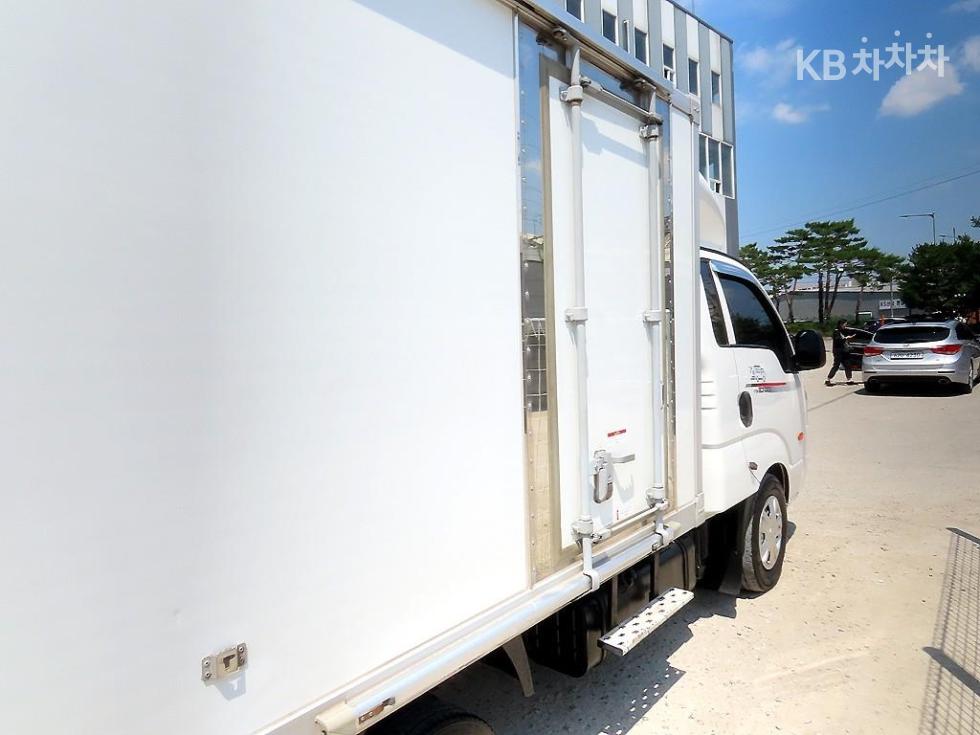 2023 - kia bongo iii