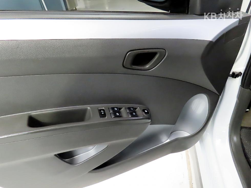 Chevrolet Spark — miniaturë 15