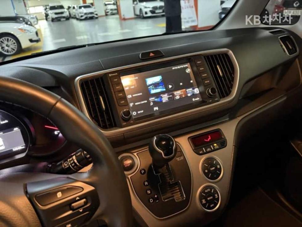 2022 - kia ray