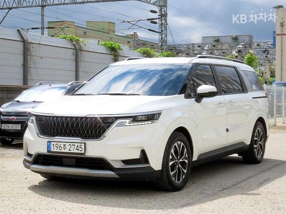 2023 - kia carnival