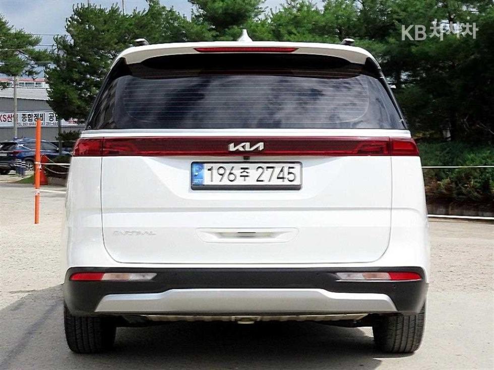 2023 - kia carnival