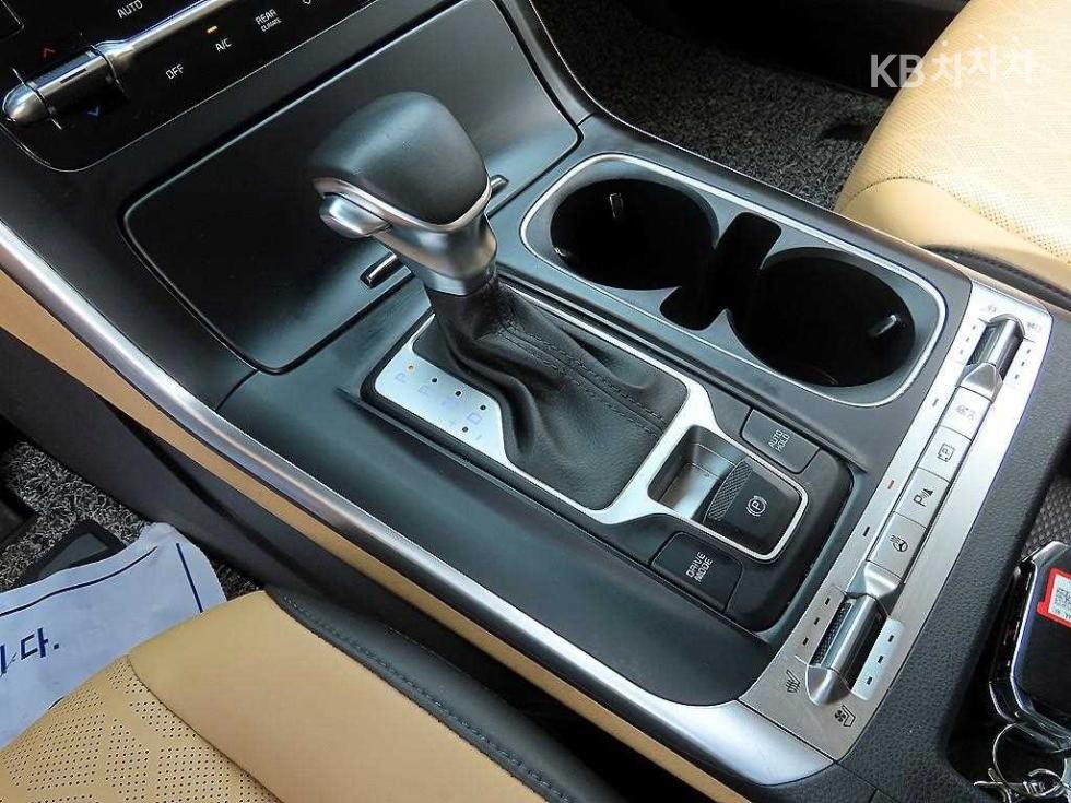 2023 - kia carnival