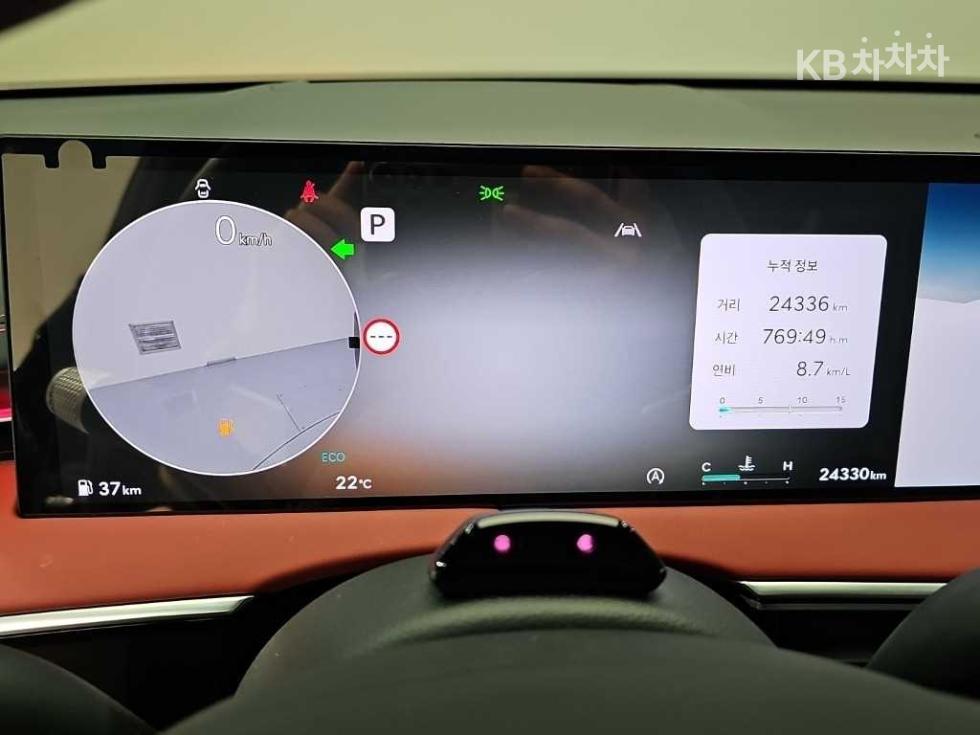 2024 Genesis GV70 photo