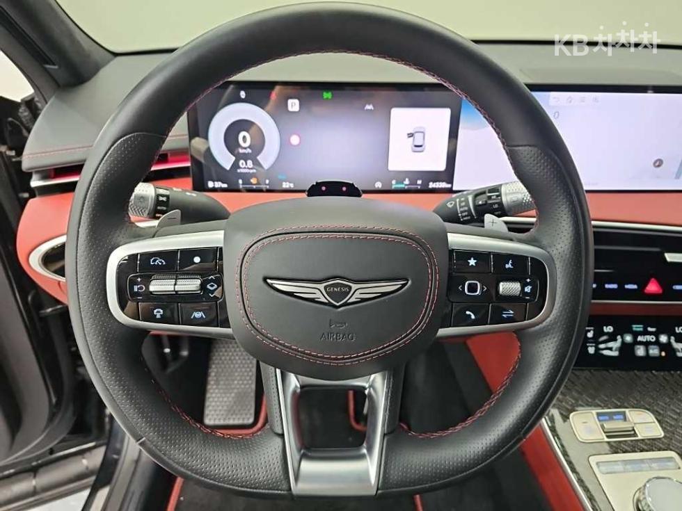 2024 Genesis GV70 photo
