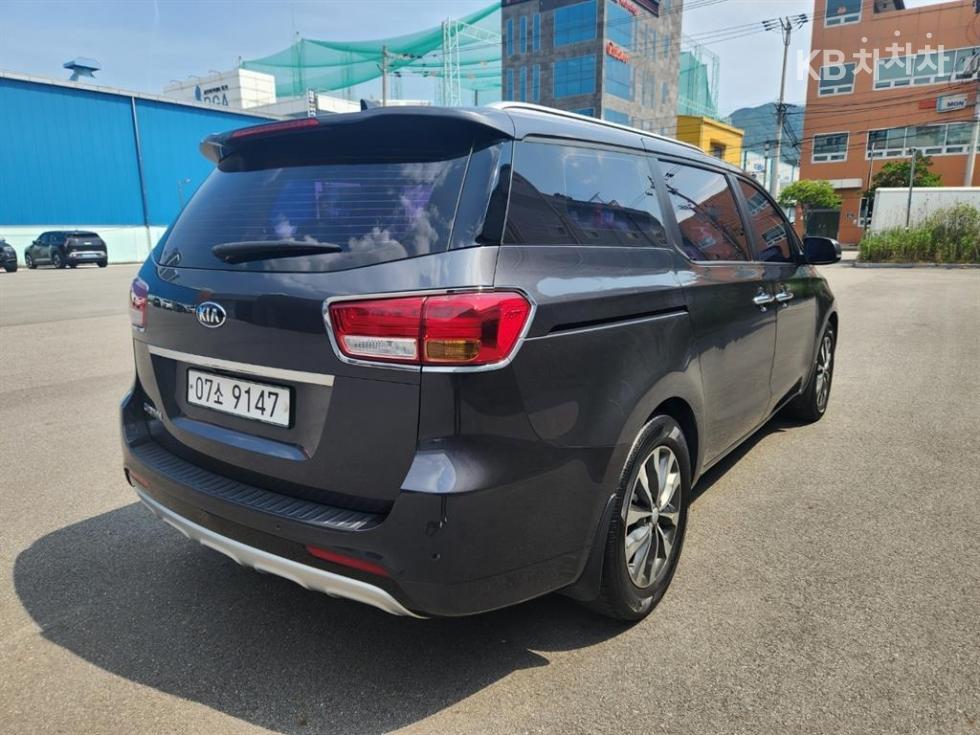 2018 - kia carnival