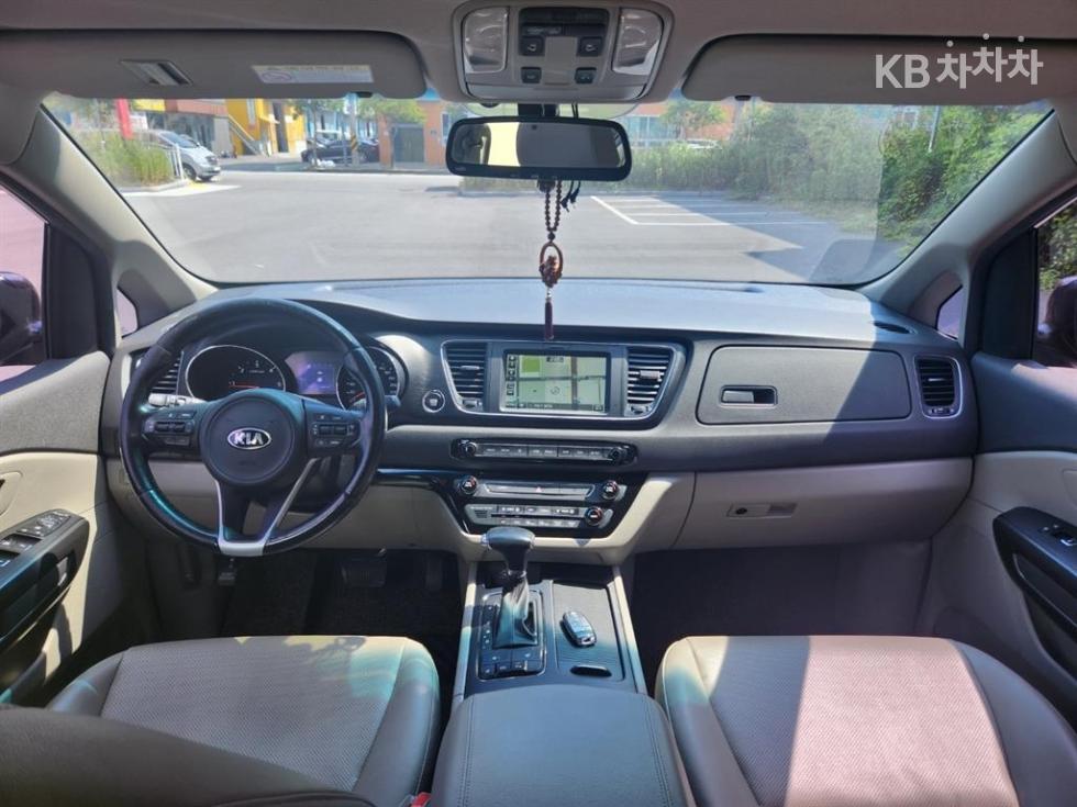 2018 - kia carnival