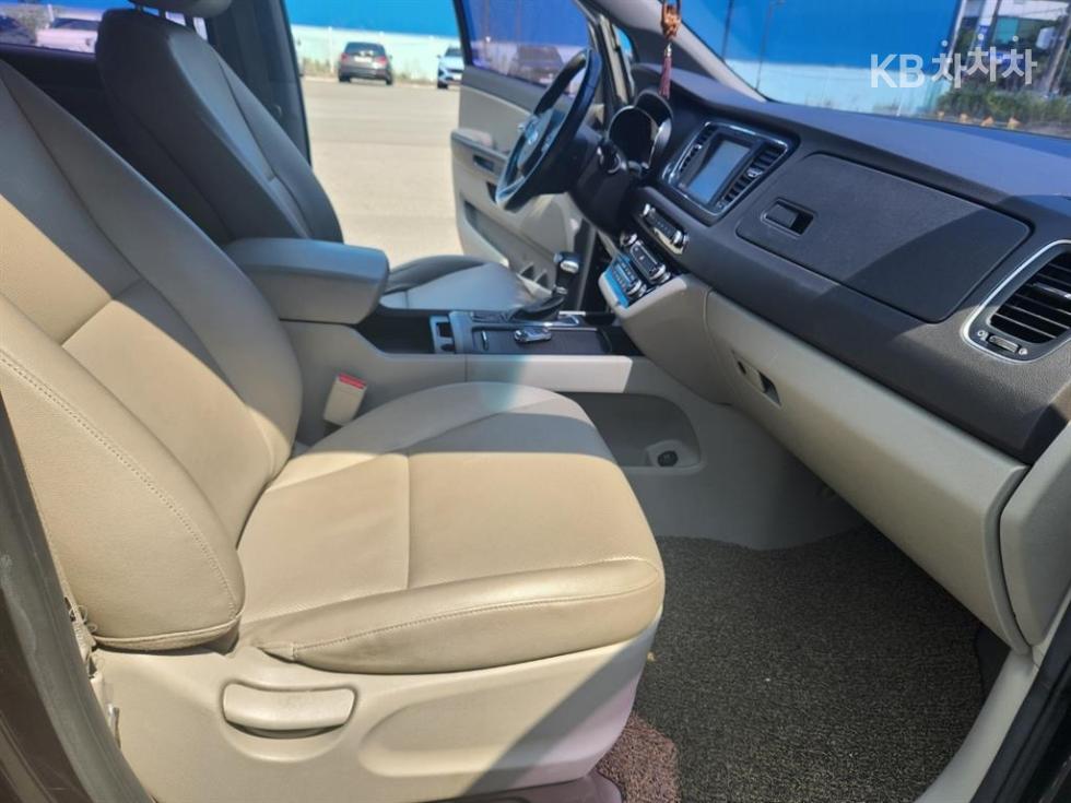 2018 - kia carnival
