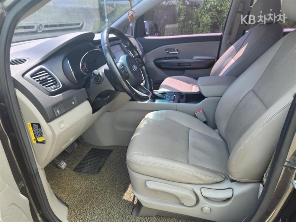 2018 - kia carnival