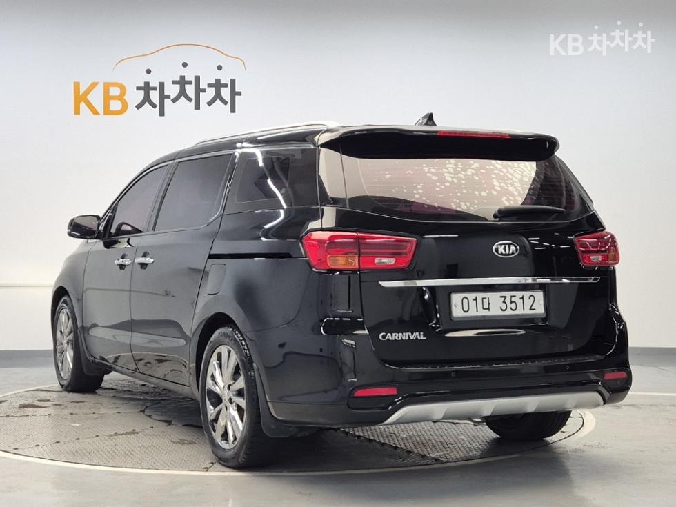 2019 - kia carnival