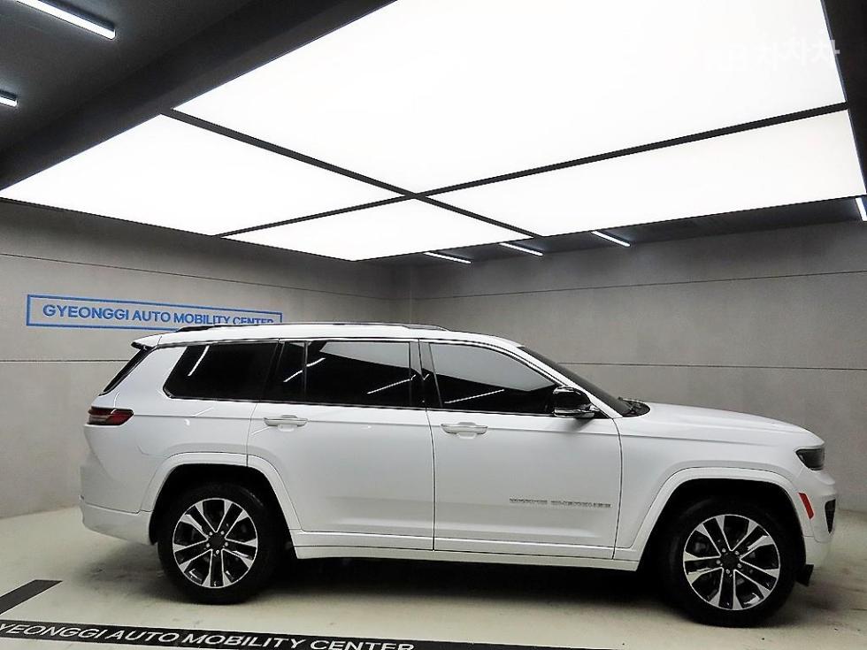 2022 Jeep (WL) photo