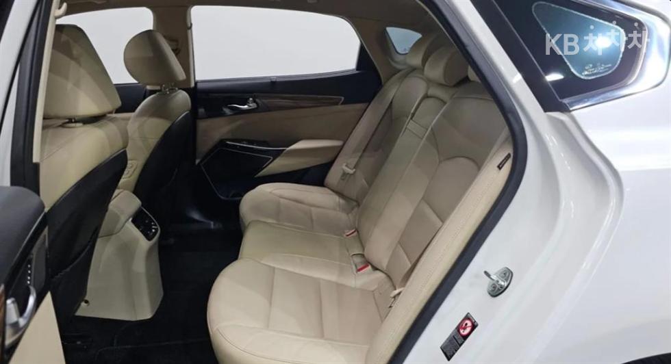 2017 - kia k7