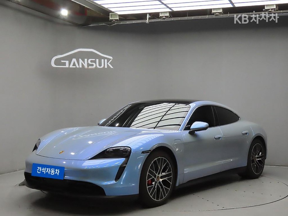 2021 - porsche taycan