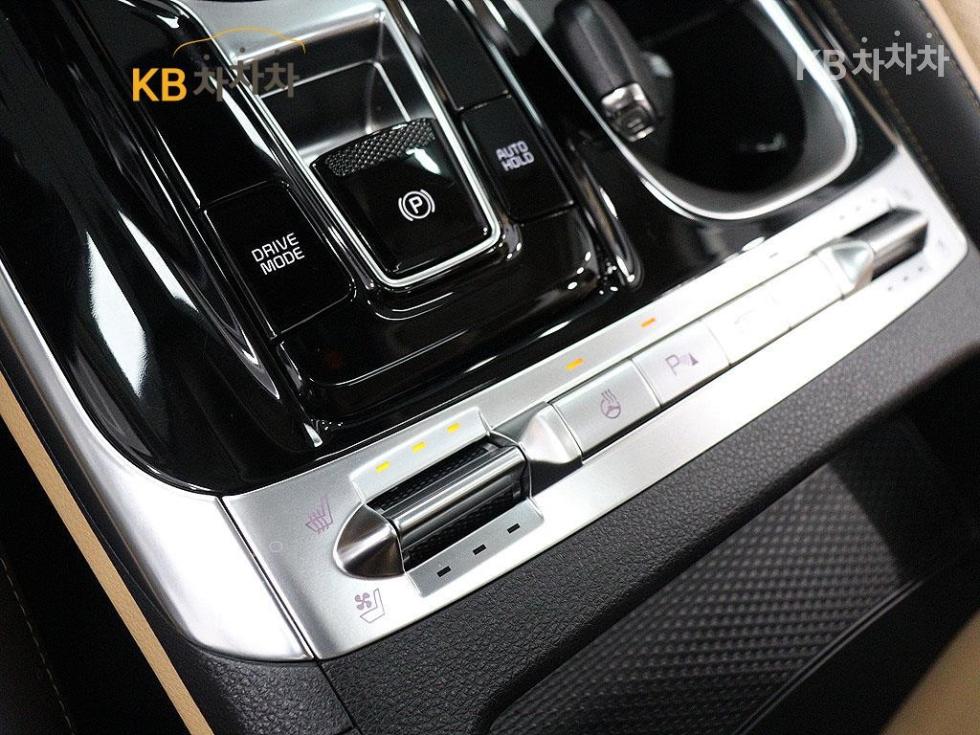 2022 - kia carnival