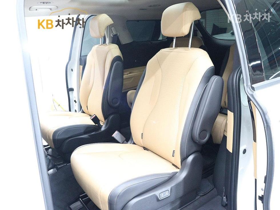 2022 - kia carnival