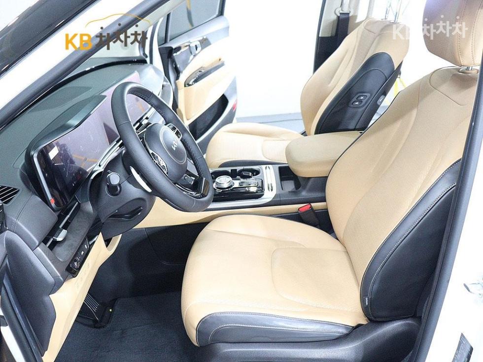 2022 - kia carnival