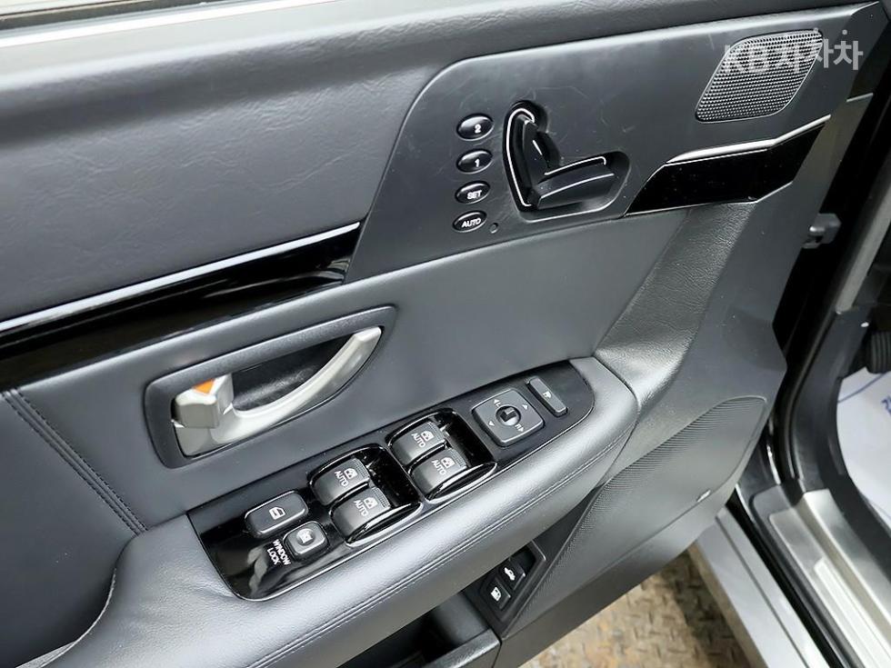 2010 - kia opirus