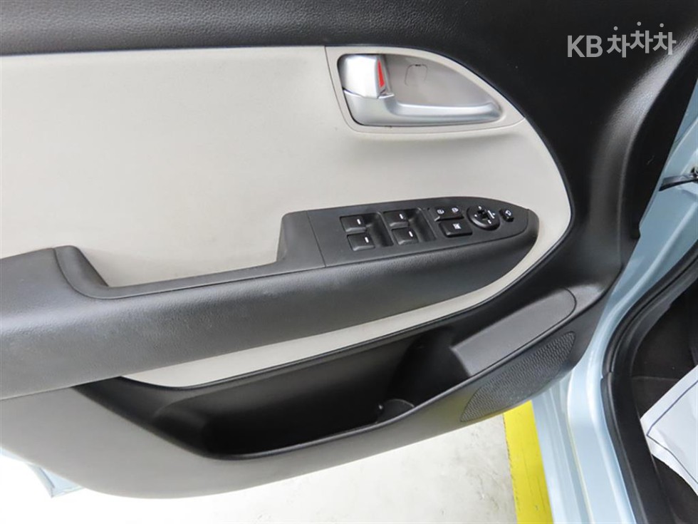 2018 - kia ray