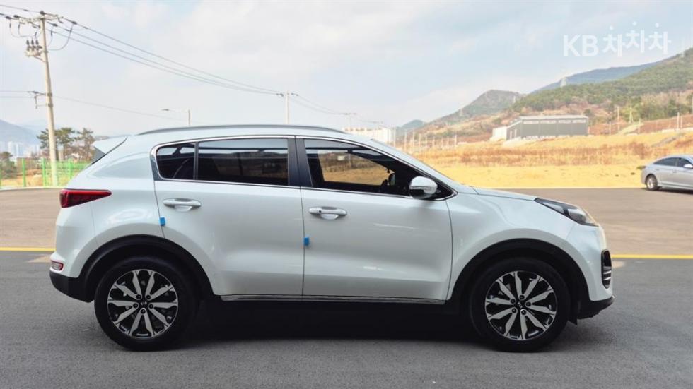 2017 - kia sportage