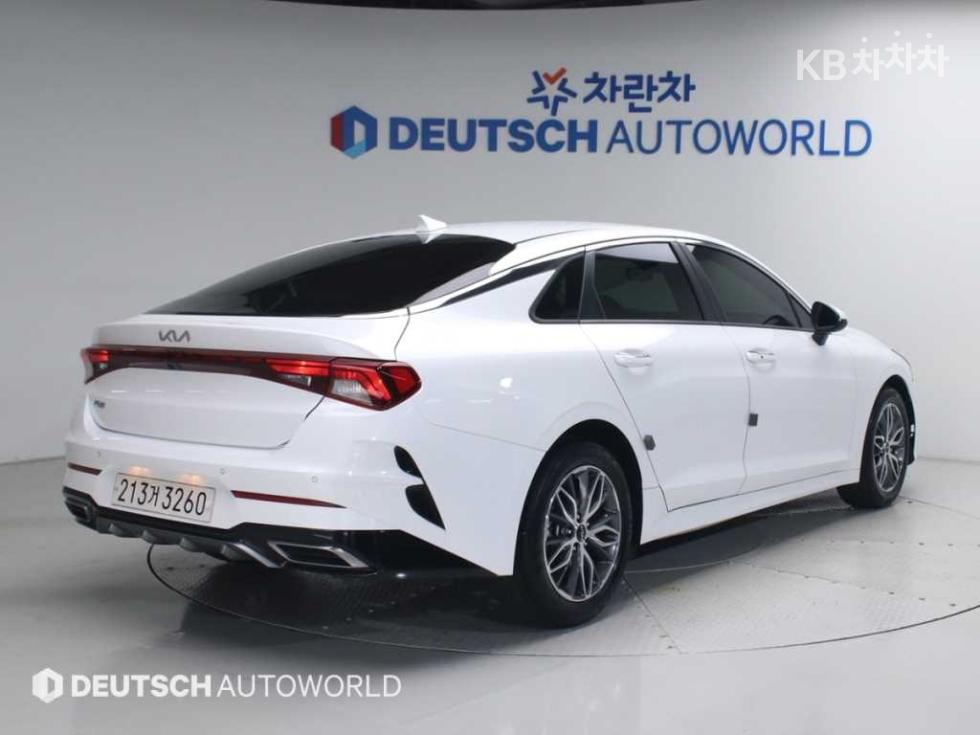 2022 - kia k5