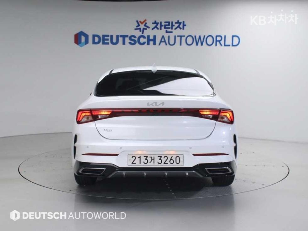 2022 - kia k5