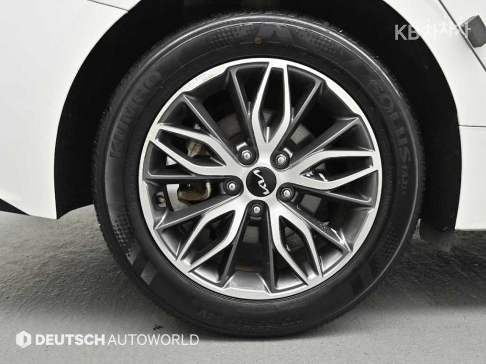 2022 - kia k5