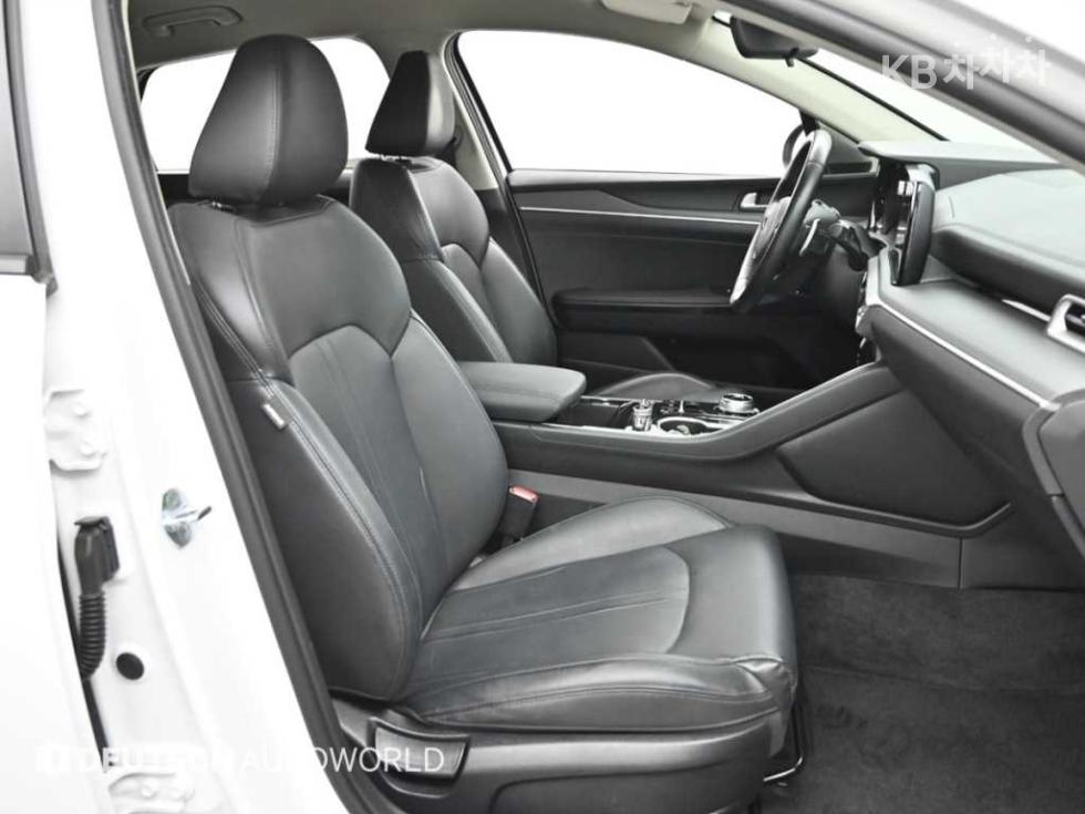 2022 - kia k5