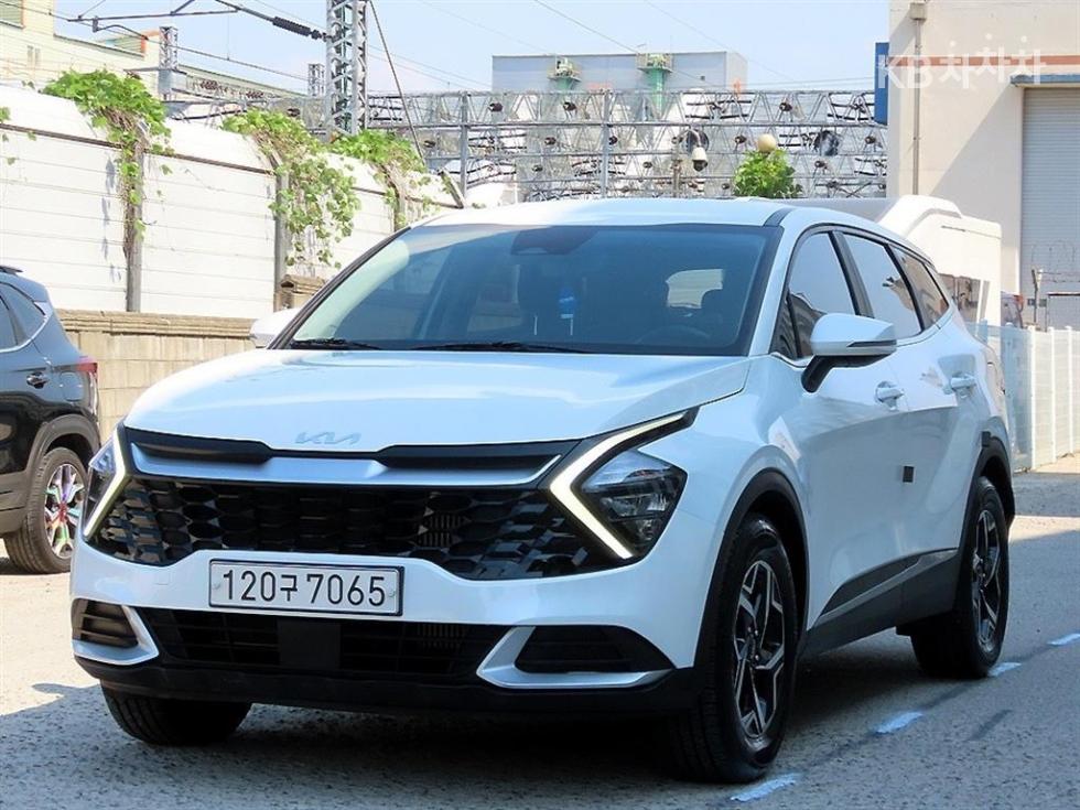 2022 - kia sportage