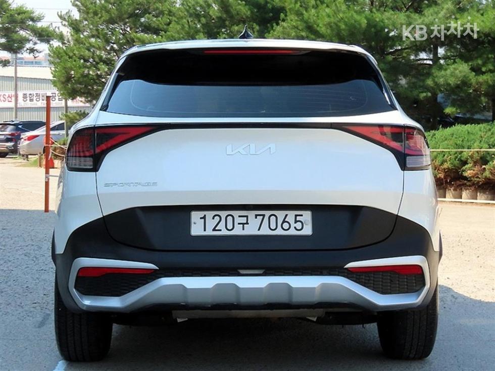 2022 - kia sportage