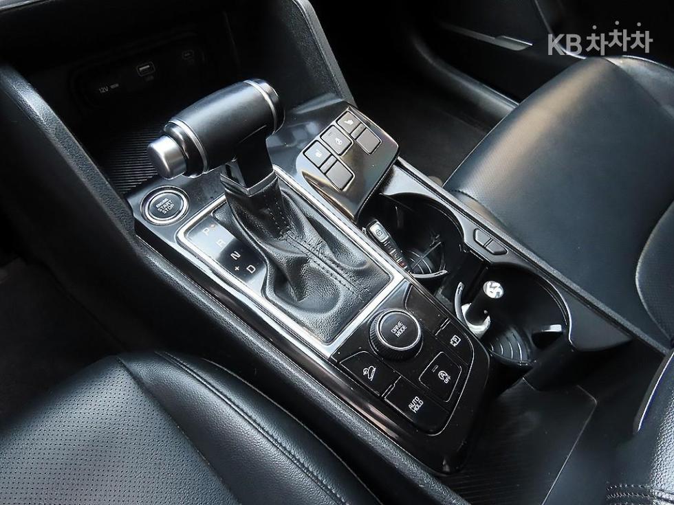 2022 - kia sportage