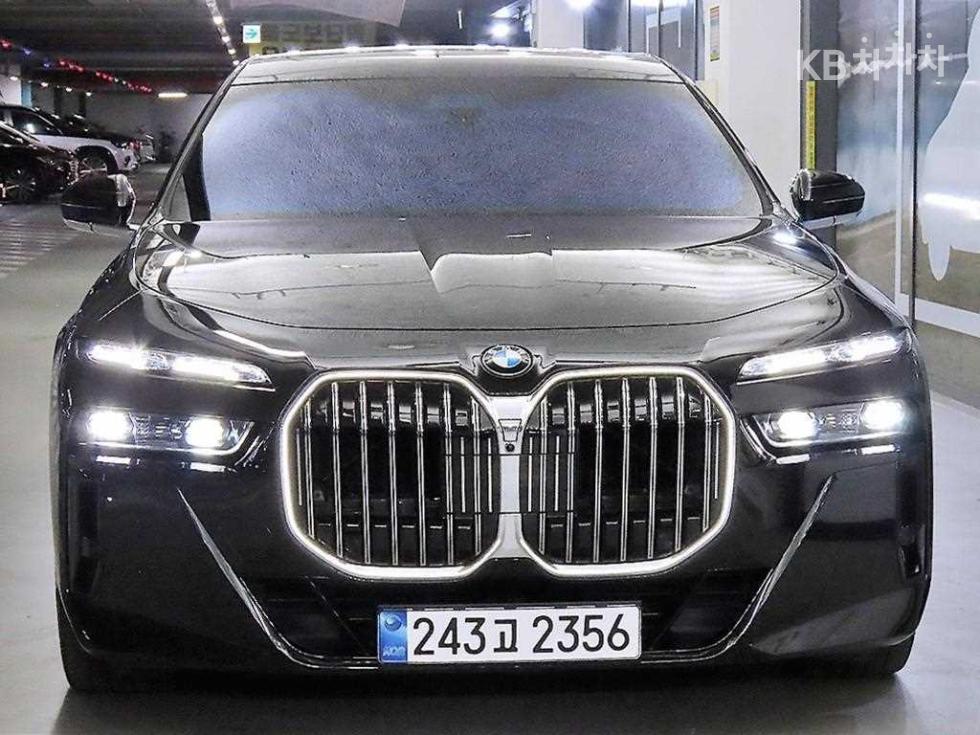 BMW 7er — miniaturë 2