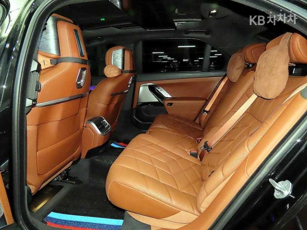 BMW 7er — miniaturë 7