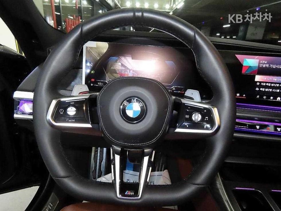 BMW 7er — miniaturë 8