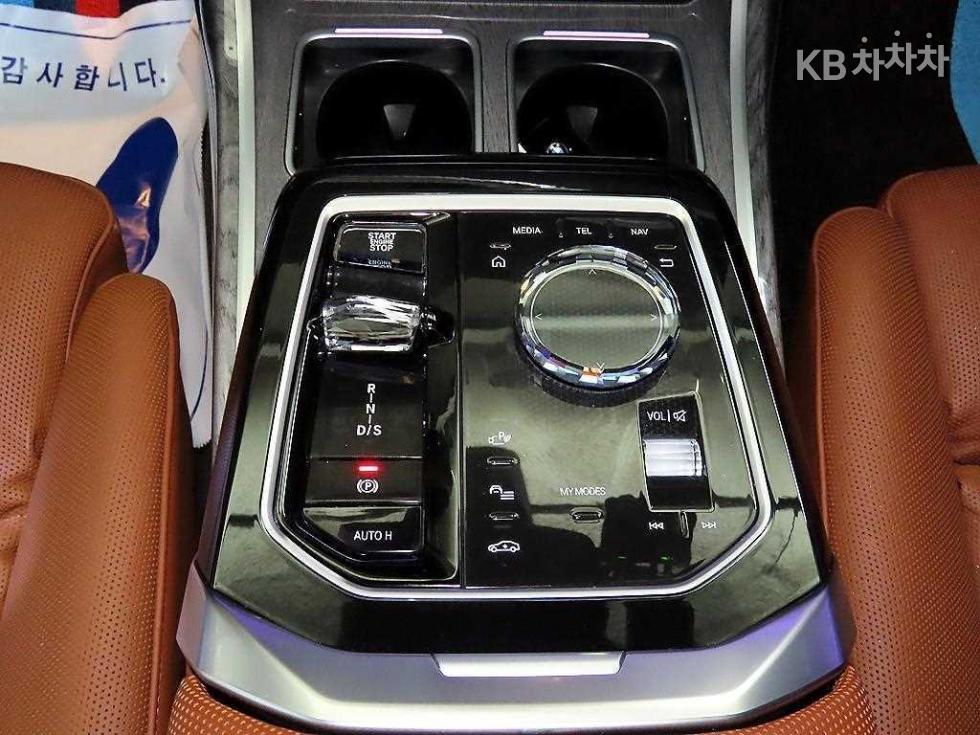 BMW 7er — miniaturë 12