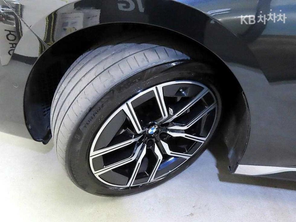 BMW 7er — miniaturë 20
