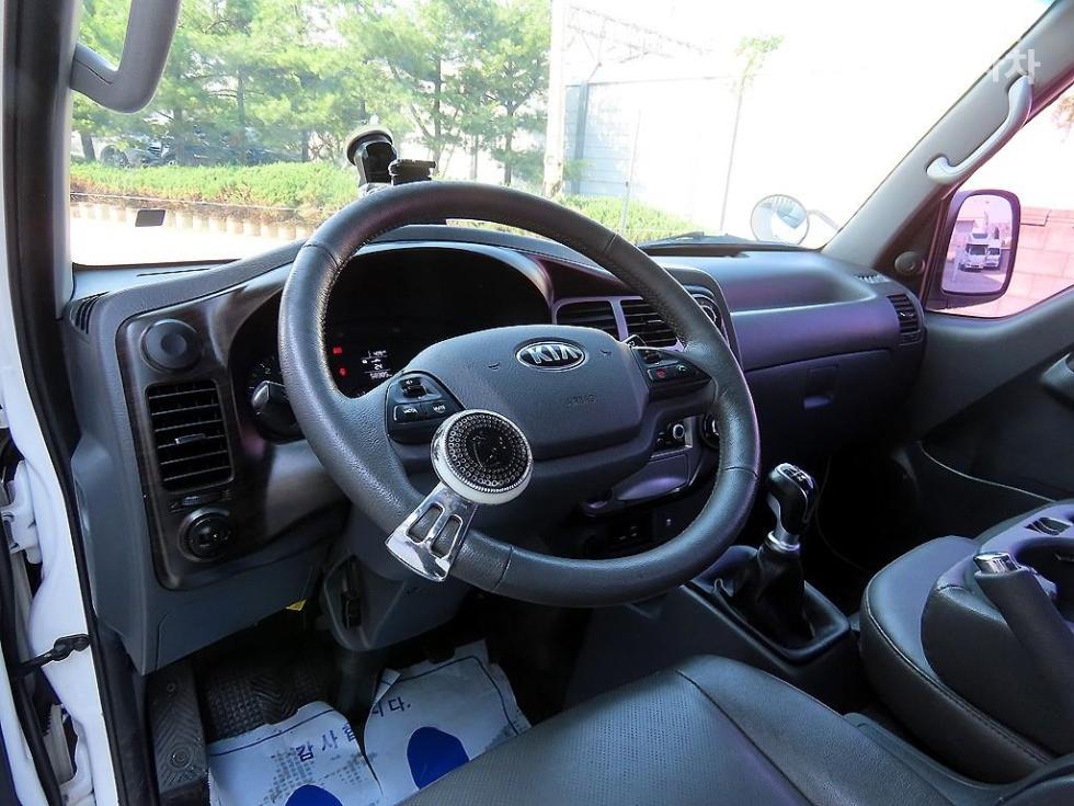 2017 - kia bongo iii