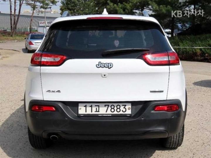 Jeep Cherokee 2.4 Longitude Base Type 4