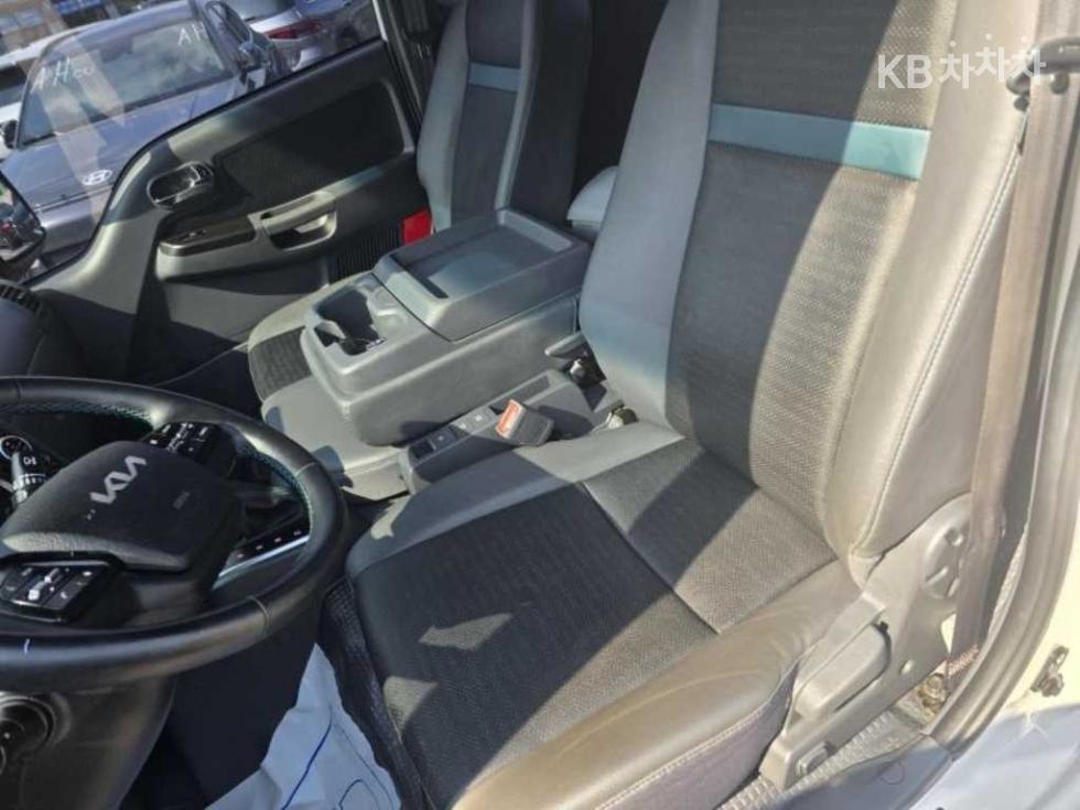 2023 - kia bongo iii