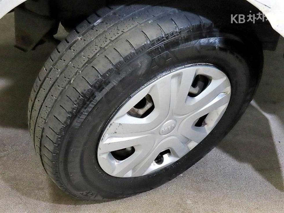 2015 - kia bongo iii