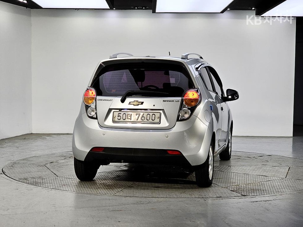 Chevrolet Spark — miniaturë 3