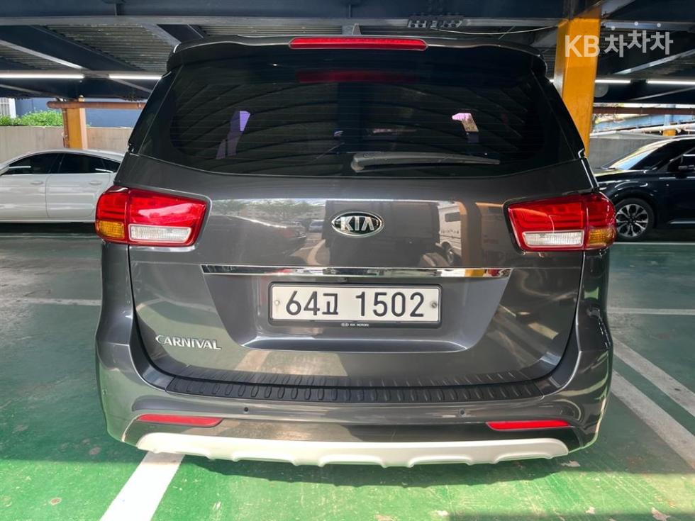 2018 - kia carnival
