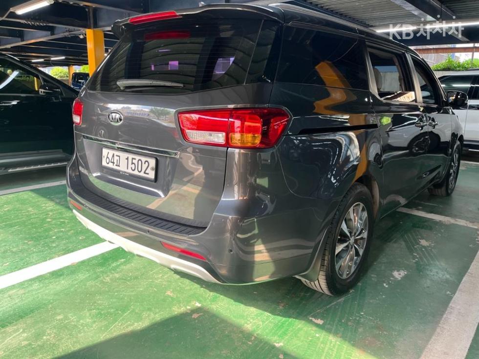 2018 - kia carnival