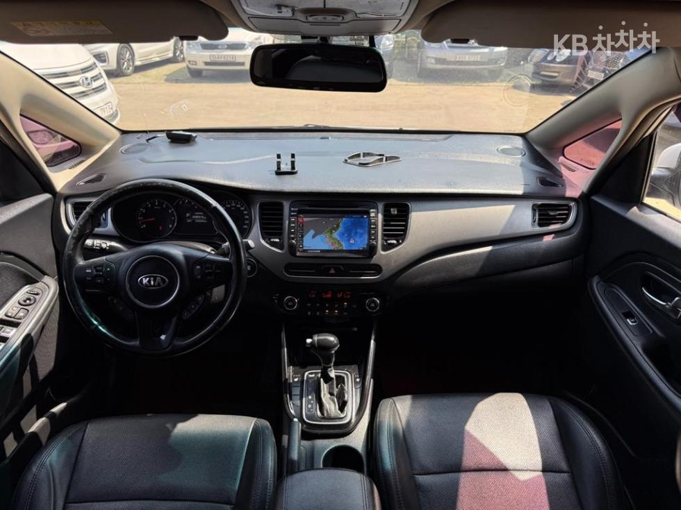 Kia Carens — miniaturë 6