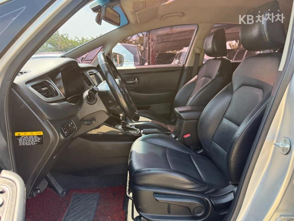 Kia Carens — miniaturë 7