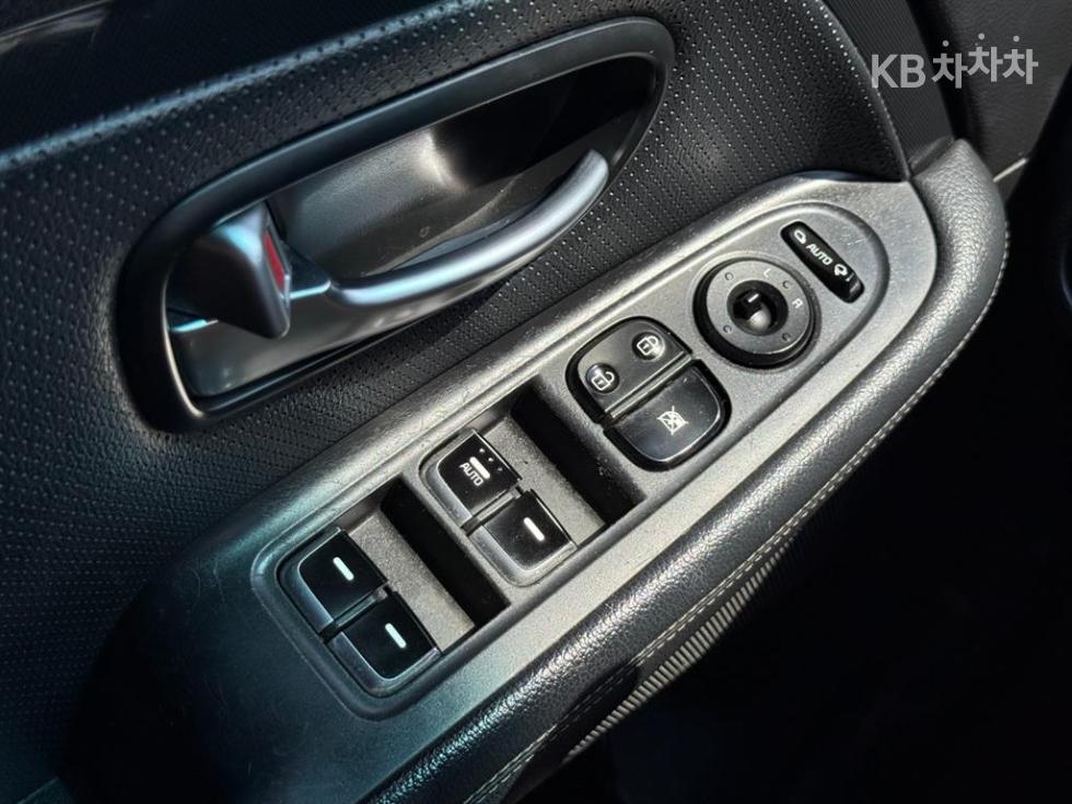 Kia Carens — miniaturë 14