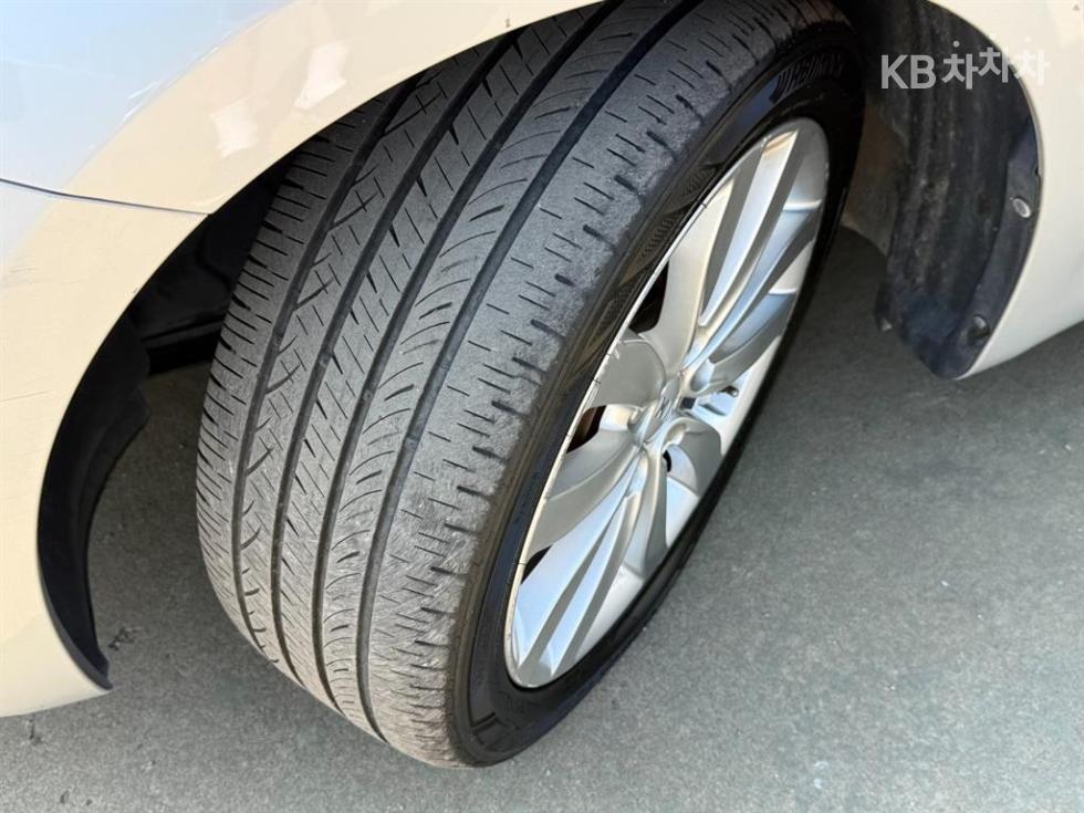 Kia Carens — miniaturë 20