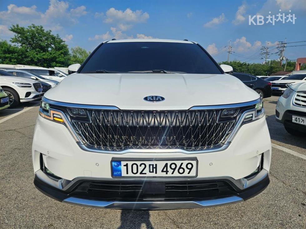 2021 - kia carnival